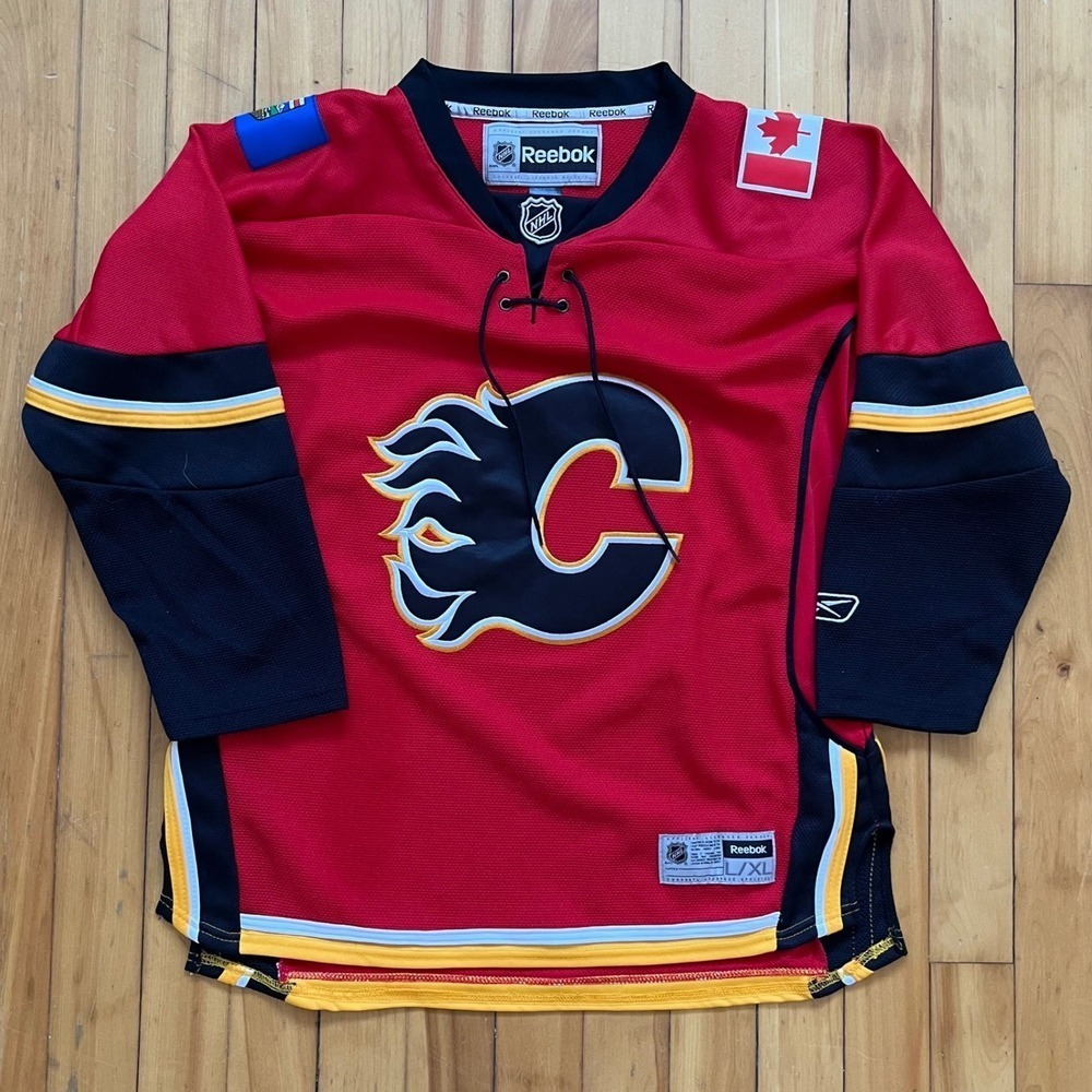 Reebok Calgary Flames NHL Jersey Red Black Youth L/XL Lace Up Hockey Shirt